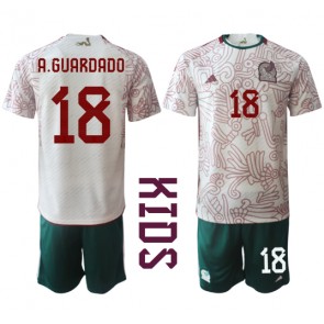 Mexiko Andres Guardado #18 babykläder Bortatröja barn VM 2022 Korta ärmar (+ Korta byxor)